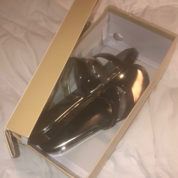 NWT Michael Kors sandals - Picture 1 of 12